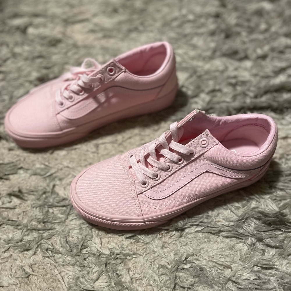 Vans WMNS Old Skool
Pastel Mono Pink
VN000CT8PNK 
Sneakers
